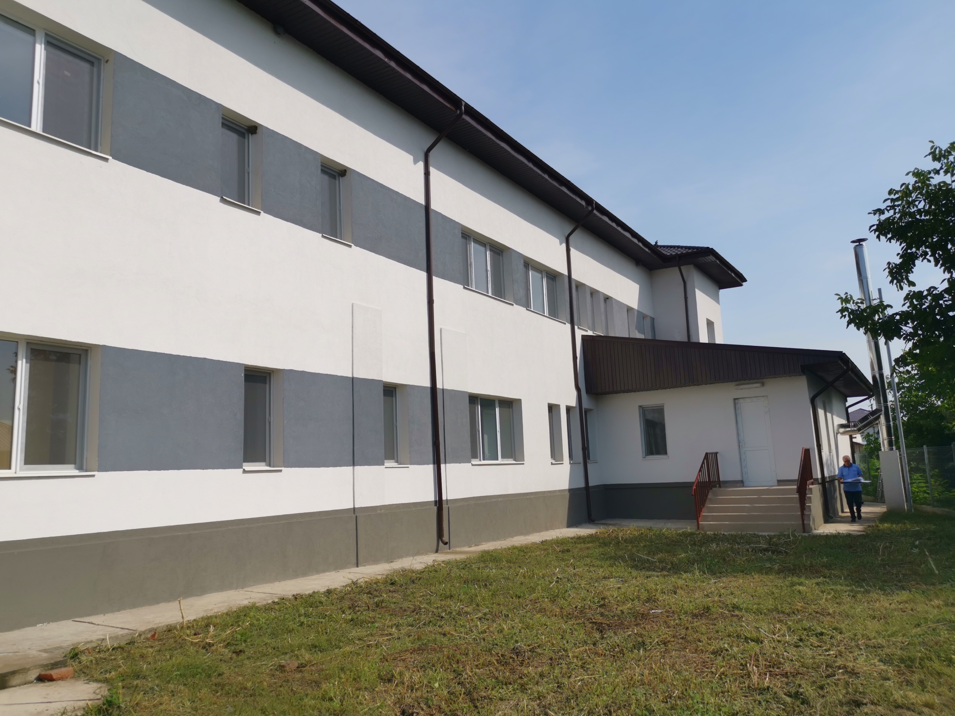 Reabilitare internat și cantină școlară, Vlădeni