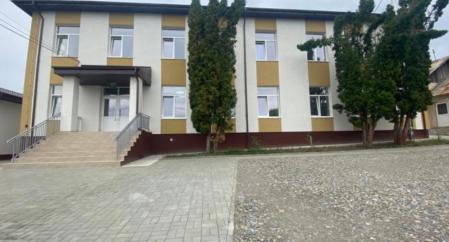 Școala gimnazială Borșa, din comuna Vlădeni, Iași –  reabilitată și modernizată conform normativelor în vigoare